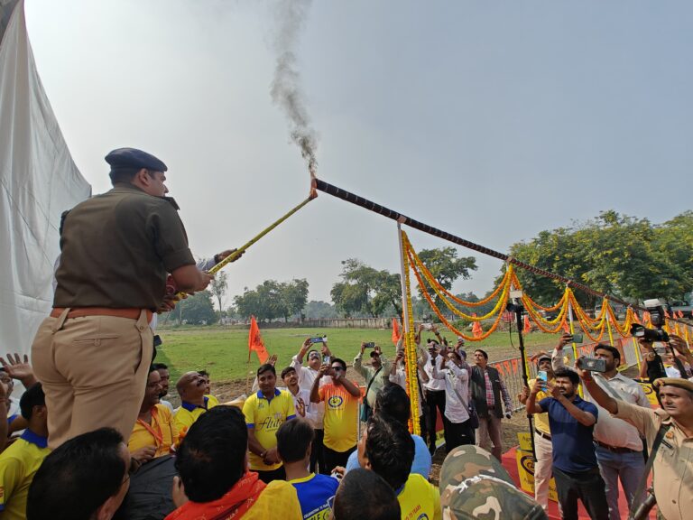 साइकिल प्योर अगरबत्ती ने अयोध्या में 121 फीट ऊंची अगरबत्ती जलाकर इतिहास रचा