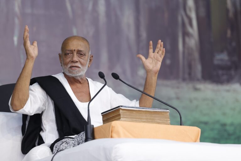 मॉं रेवा के तट पर कबीरवड की छांव में रामकथा का शुभारंभ।।