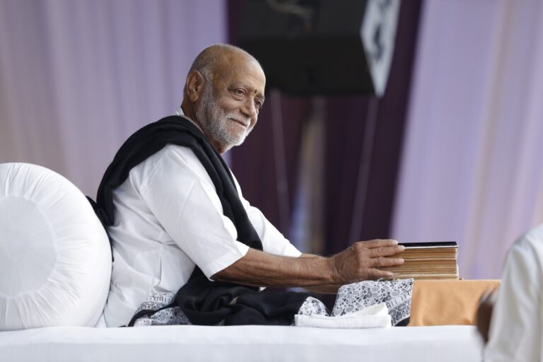 साधु-गुरु का संग भूलाता है तब स्खलन शुरू होता है।