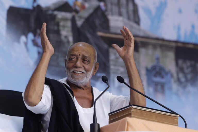 मैं यहां भाईचारा, मोहब्बत, शांति, अहिंसा का संदेश देने आया हूं, फिर भी जो सत्य है वह सत्य है।।